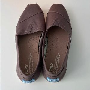 Toms